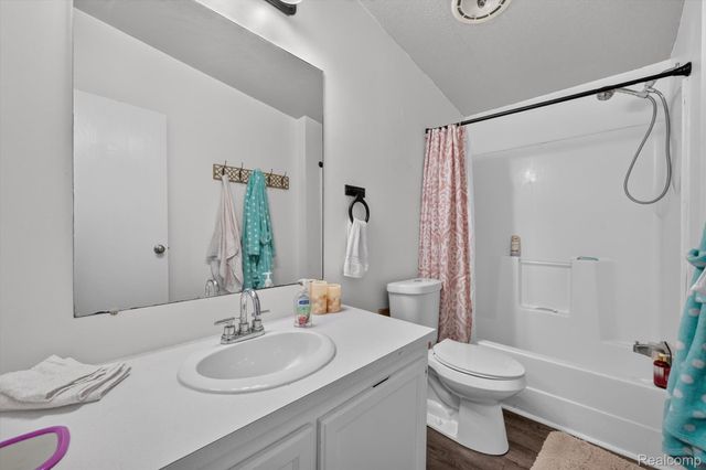 2700 Shimmons Road 120, Auburn Hills, MI 48326