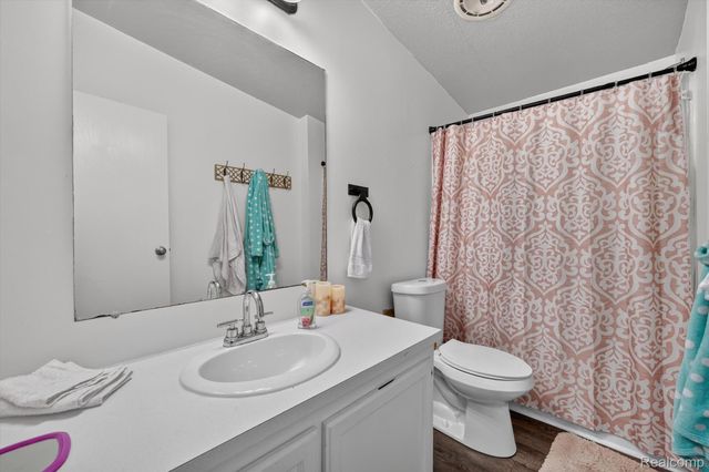 2700 Shimmons Road 120, Auburn Hills, MI 48326