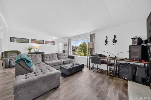 2700 Shimmons Road 120, Auburn Hills, MI 48326