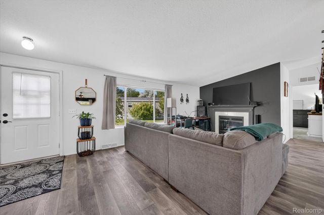 2700 Shimmons Road 120, Auburn Hills, MI 48326