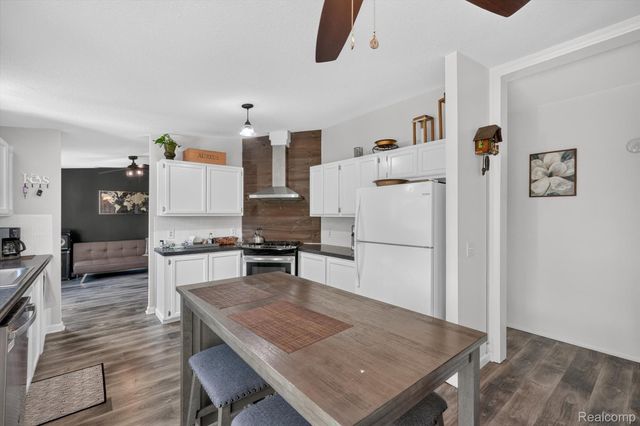 2700 Shimmons Road 120, Auburn Hills, MI 48326