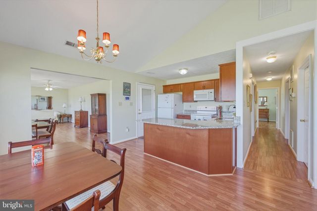 47-B-5 LOGAN CIR, Strasburg, VA 22657