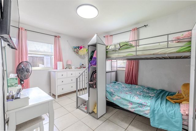 4210 E SANDALWOOD CIRCLE S, Tampa, FL 33617