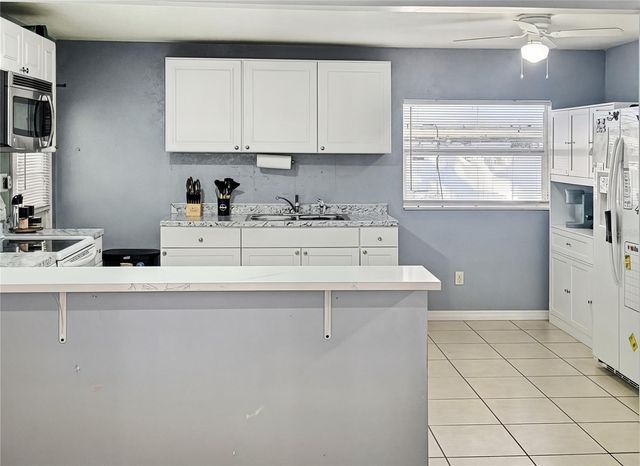 4210 E SANDALWOOD CIRCLE S, Tampa, FL 33617