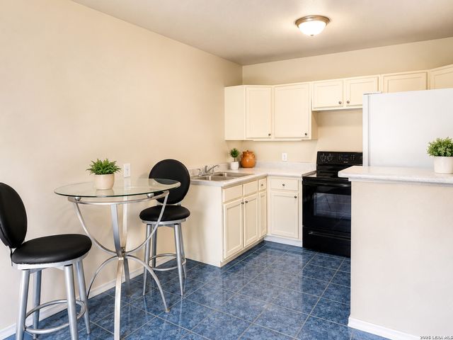 14424 Higgins Rd, San Antonio, TX 78217