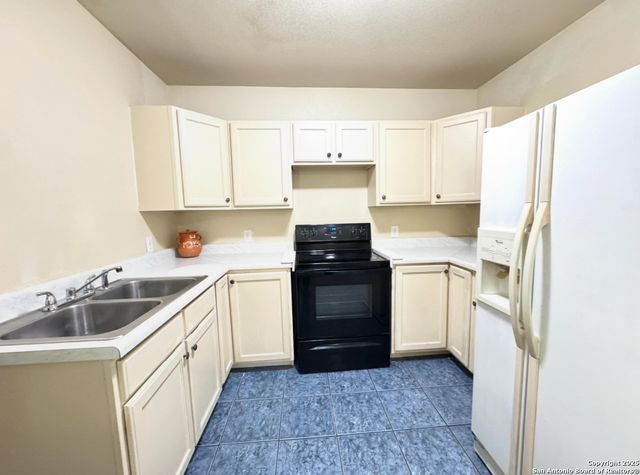 14424 Higgins Rd, San Antonio, TX 78217