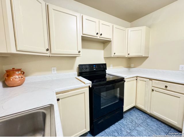 14424 Higgins Rd, San Antonio, TX 78217