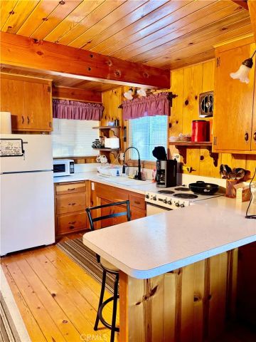 1825 Thrush, Wrightwood, CA 92397