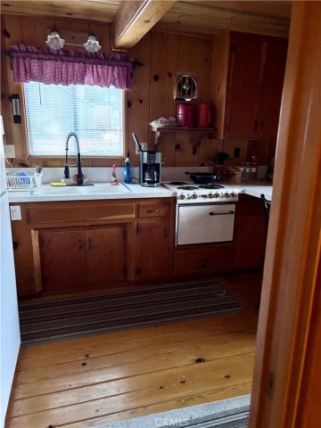 1825 Thrush, Wrightwood, CA 92397