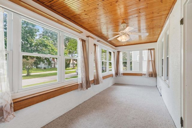 733 Home Park Boulevard, Waterloo, IA 50701