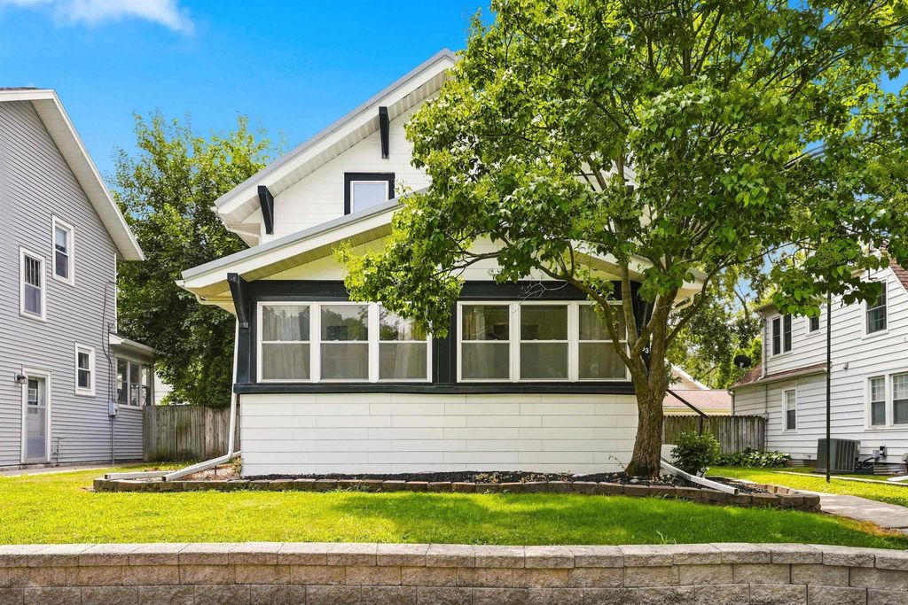 733 Home Park Boulevard, Waterloo, IA 50701