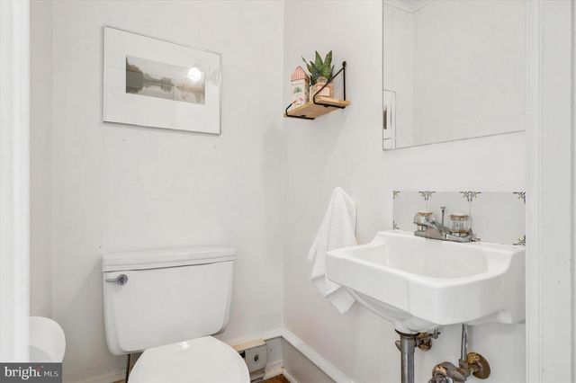 303 E GRAVERS LN, Philadelphia, PA 19118