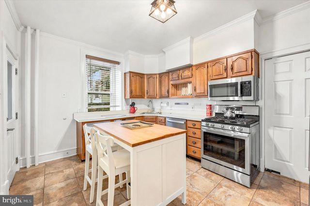 303 E GRAVERS LN, Philadelphia, PA 19118