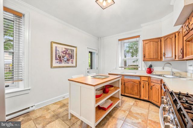 303 E GRAVERS LN, Philadelphia, PA 19118