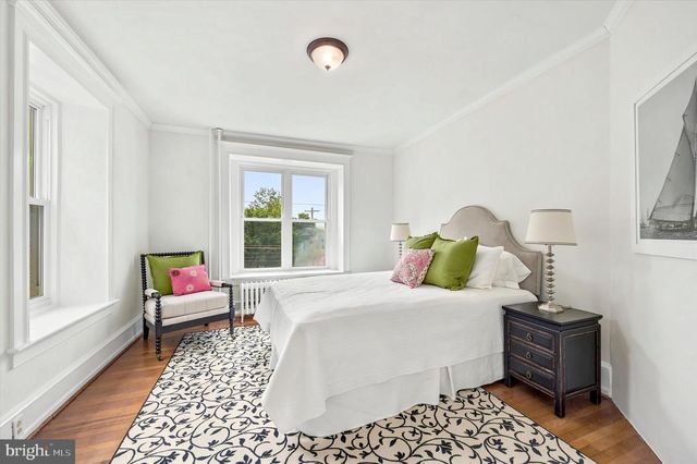 303 E GRAVERS LN, Philadelphia, PA 19118