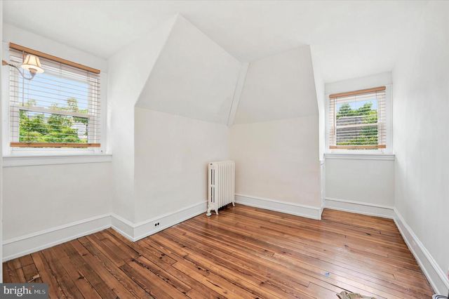 303 E GRAVERS LN, Philadelphia, PA 19118