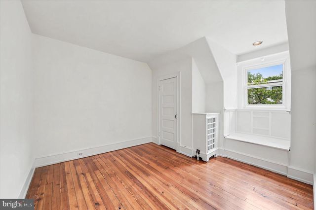 303 E GRAVERS LN, Philadelphia, PA 19118