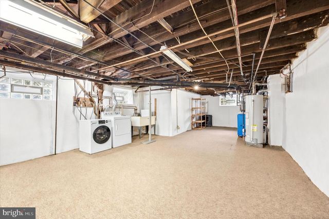 303 E GRAVERS LN, Philadelphia, PA 19118