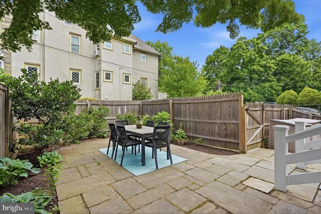 303 E GRAVERS LN, Philadelphia, PA 19118