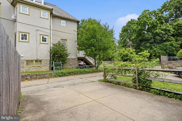 303 E GRAVERS LN, Philadelphia, PA 19118