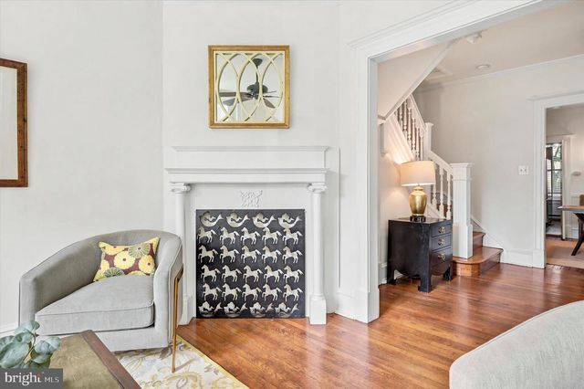 303 E GRAVERS LN, Philadelphia, PA 19118