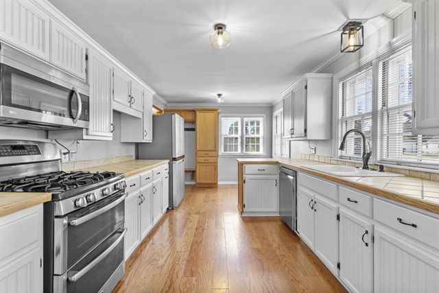 311 E CEDAR STREET, Pulaski, WI 54162