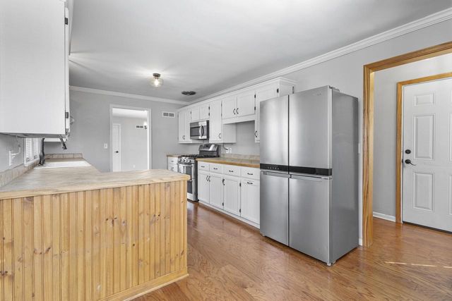 311 E CEDAR STREET, Pulaski, WI 54162