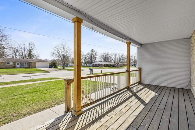 311 E CEDAR STREET, Pulaski, WI 54162