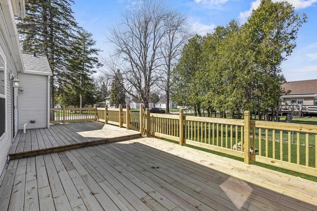 311 E CEDAR STREET, Pulaski, WI 54162