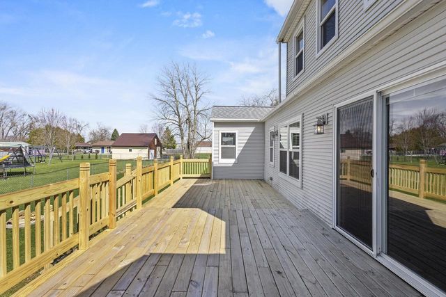 311 E CEDAR STREET, Pulaski, WI 54162
