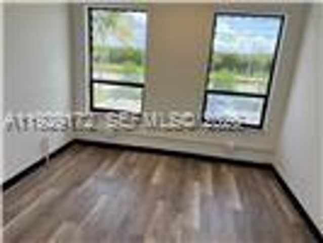 2001 N Dixie Hwy 4 4, Pompano Beach, FL 33060