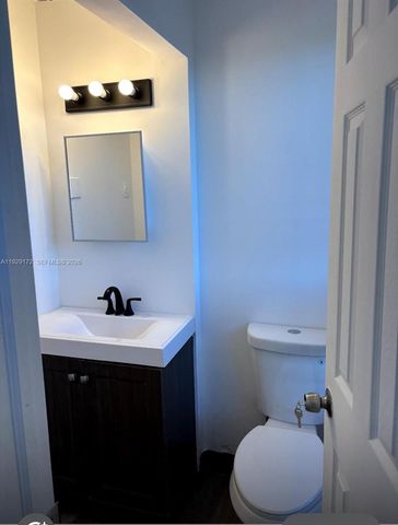 2001 N Dixie Hwy 4 4, Pompano Beach, FL 33060