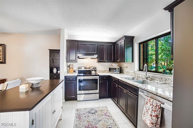 1444 Park Shore CIR 3, Fort Myers, FL 33901