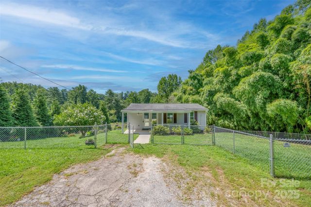1380 Old Dana Road, Hendersonville, NC 28792