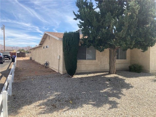 13237 Mohawk Road, Apple Valley, CA 92308