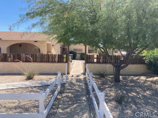 13237 Mohawk Road, Apple Valley, CA 92308