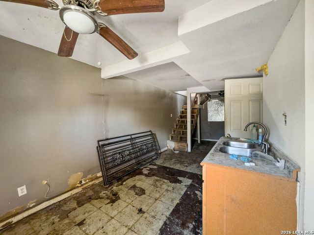 919 Florida St, San Antonio, TX 78210
