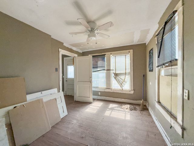 919 Florida St, San Antonio, TX 78210