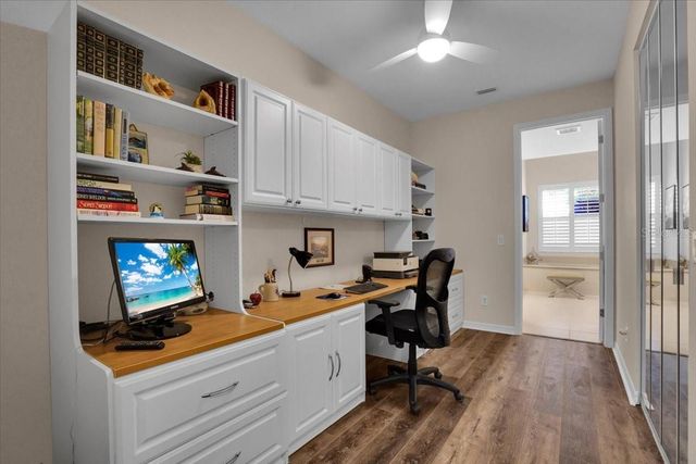 4054 65TH PLACE E, Sarasota, FL 34243