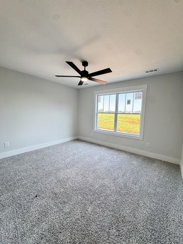 230 Low Plains Ln, Clarksville, TN 37043