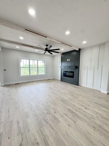 230 Low Plains Ln, Clarksville, TN 37043