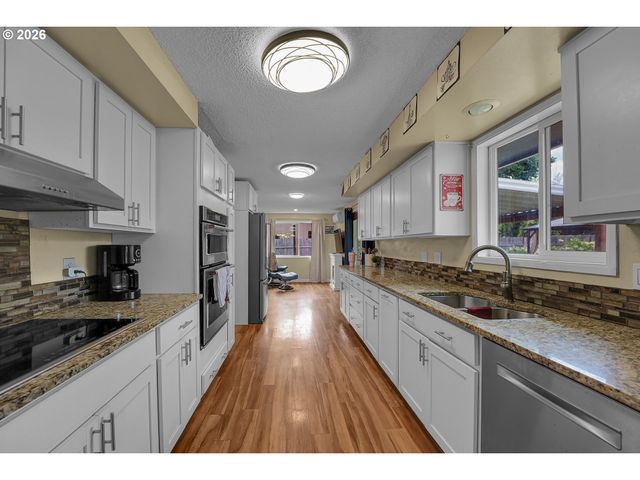 225 Nw 19TH St, Mc Minnville, OR 97128