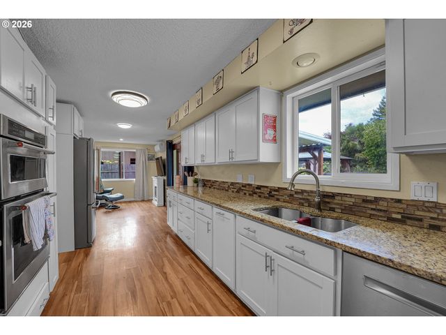 225 Nw 19TH St, Mc Minnville, OR 97128