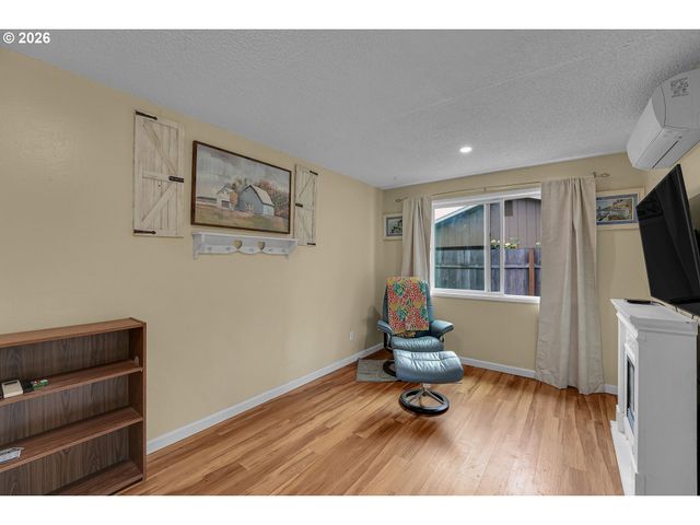 225 Nw 19TH St, Mc Minnville, OR 97128