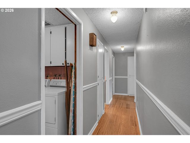 225 Nw 19TH St, Mc Minnville, OR 97128