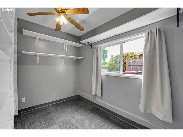 225 Nw 19TH St, Mc Minnville, OR 97128