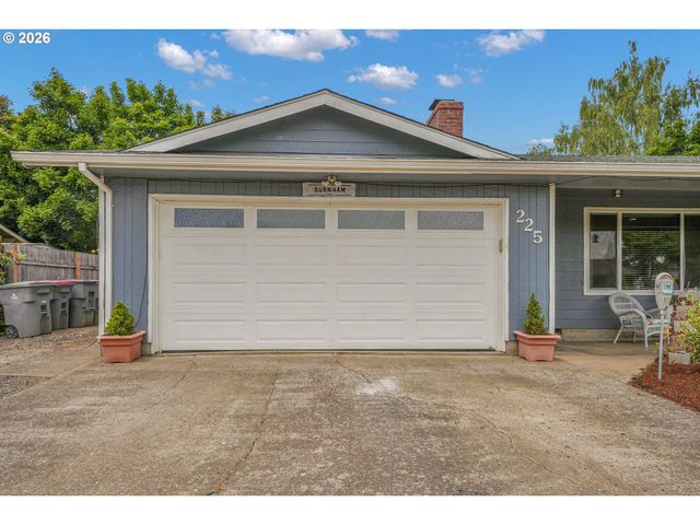 225 Nw 19TH St, Mc Minnville, OR 97128