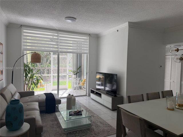 9725 NW 52nd St 111, Doral, FL 33178