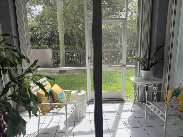 9725 NW 52nd St 111, Doral, FL 33178
