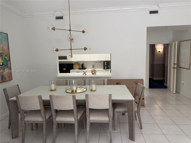 9725 NW 52nd St 111, Doral, FL 33178